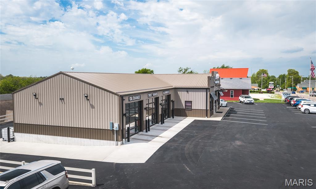Original Town Of Linn - Commercial Sale