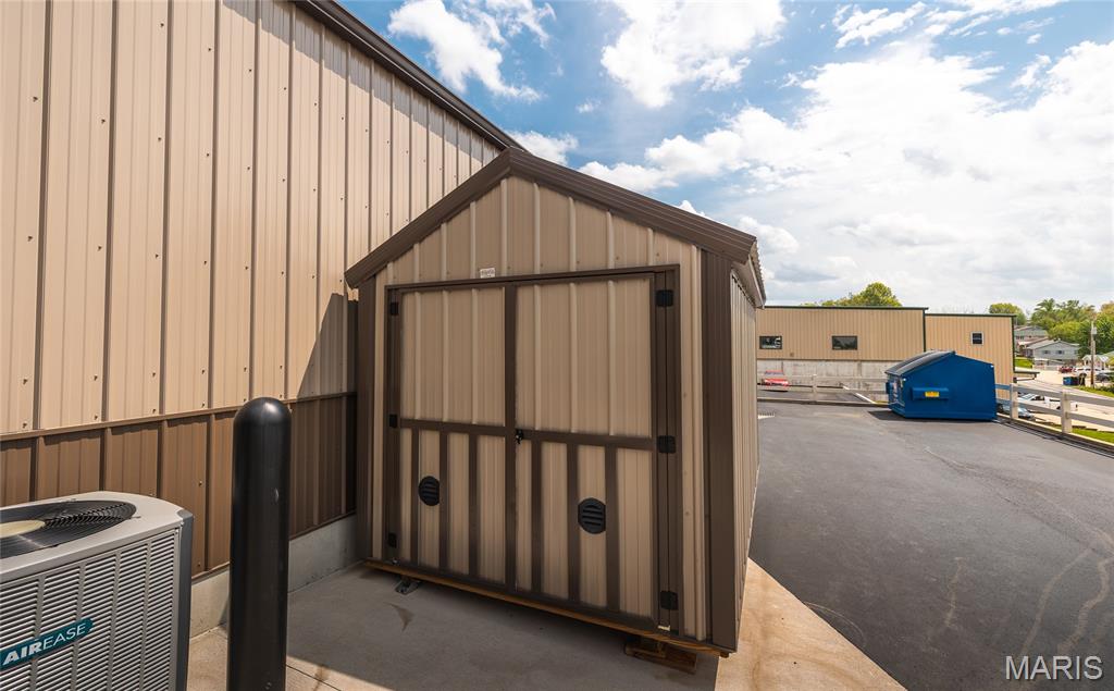 Original Town Of Linn - Commercial Sale