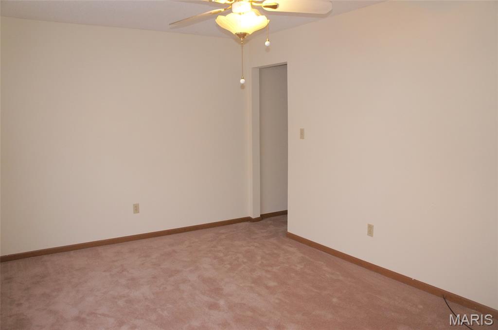 COUNTRY OAKS - Residential Lease