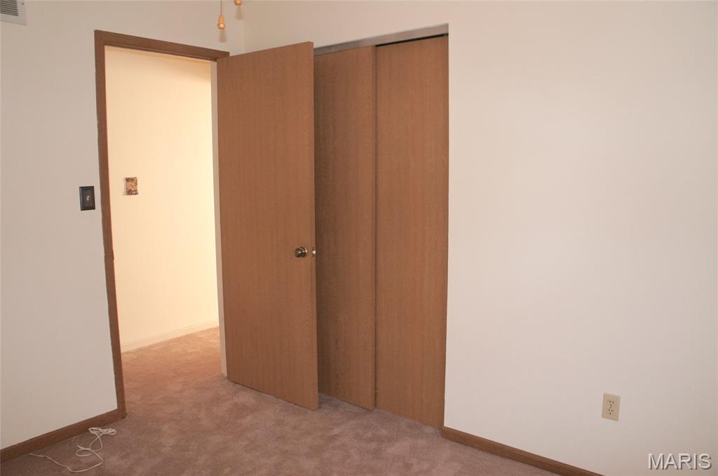 COUNTRY OAKS - Residential Lease