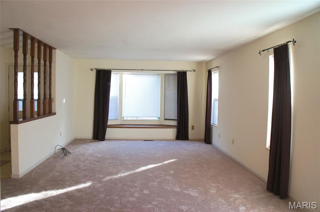 COUNTRY OAKS - Residential Lease