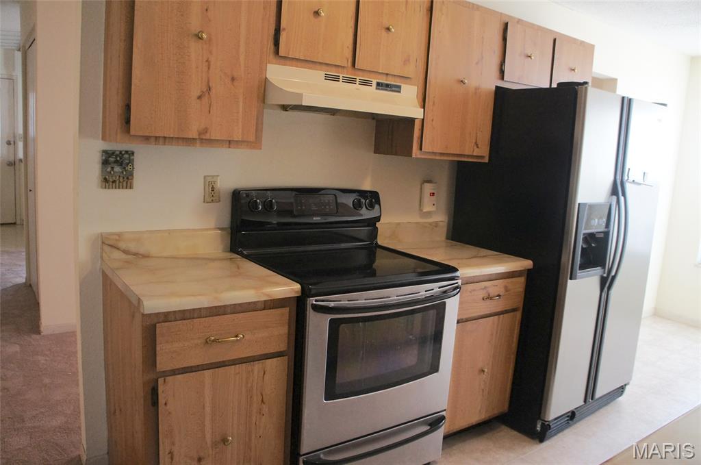 COUNTRY OAKS - Residential Lease