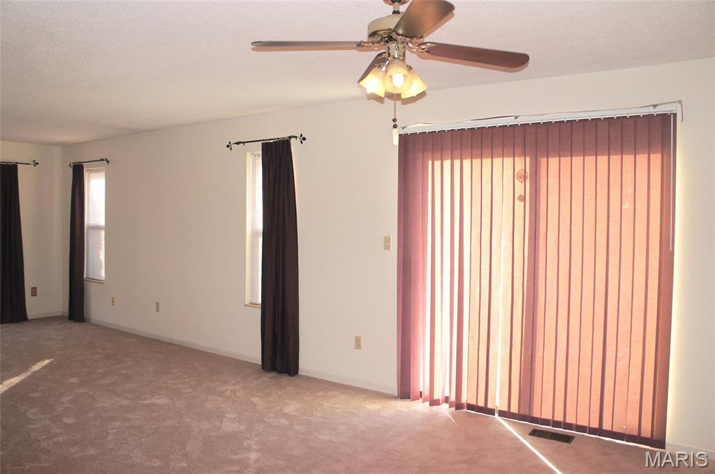 COUNTRY OAKS - Residential Lease