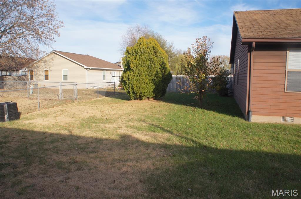 COUNTRY OAKS - Residential Lease