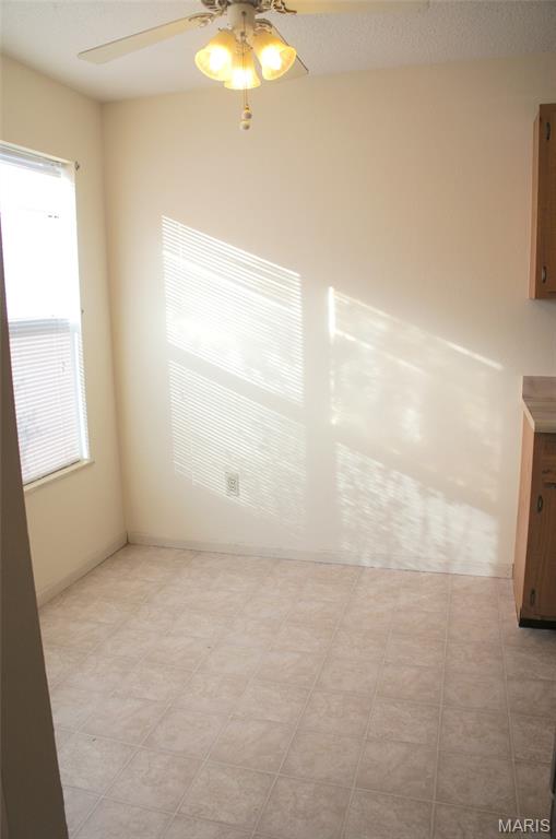 COUNTRY OAKS - Residential Lease