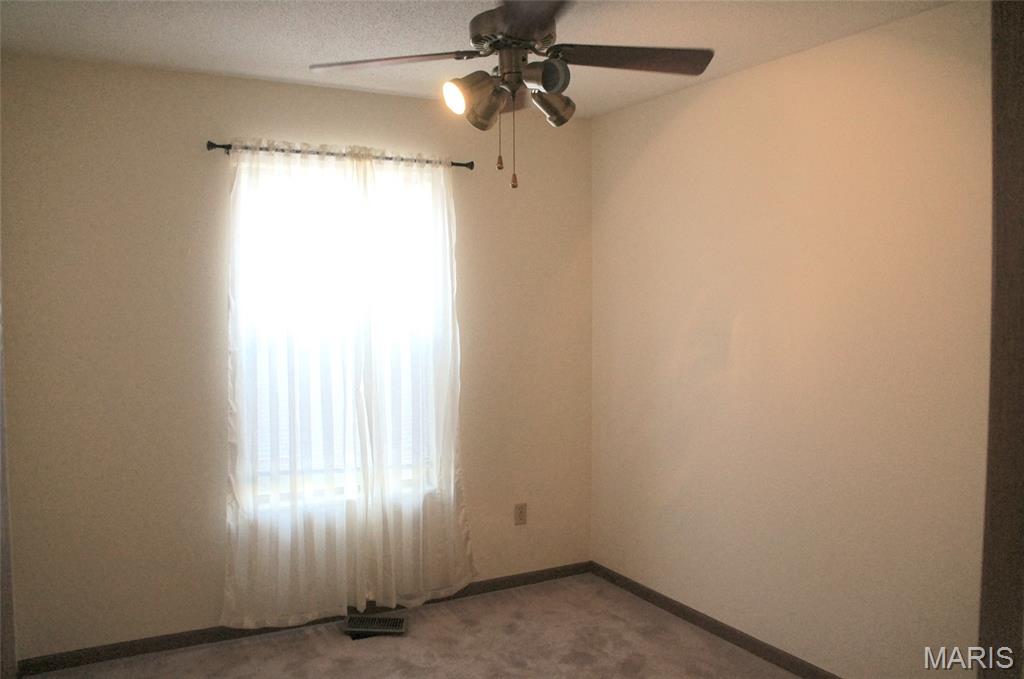 COUNTRY OAKS - Residential Lease