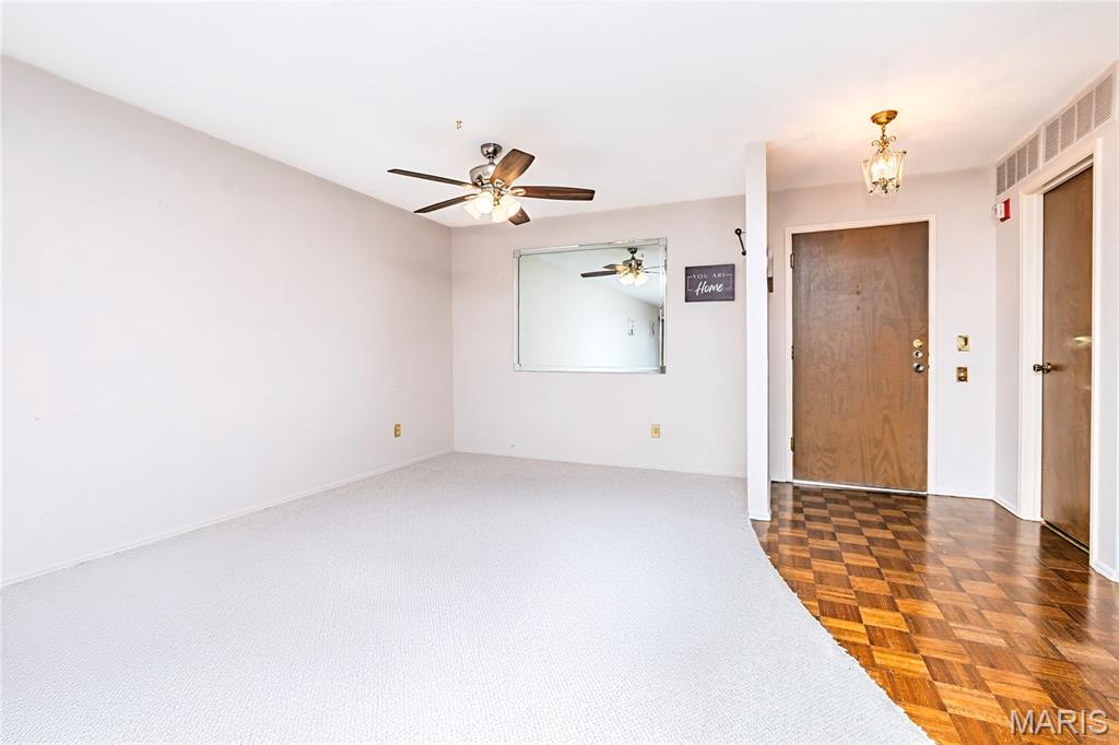 Coeur De Royale Ph 1 Condo Bldg - Residential