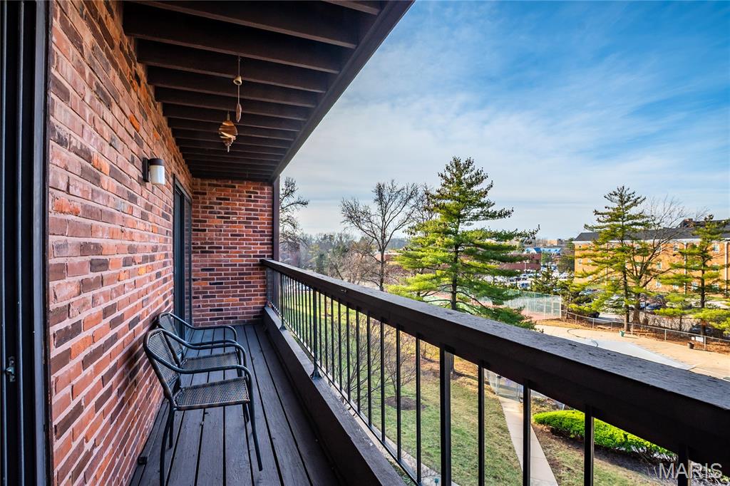 Coeur De Royale Ph 1 Condo Bldg - Residential