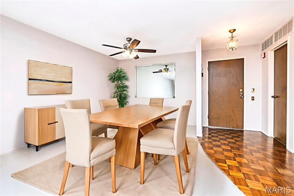 Coeur De Royale Ph 1 Condo Bldg - Residential