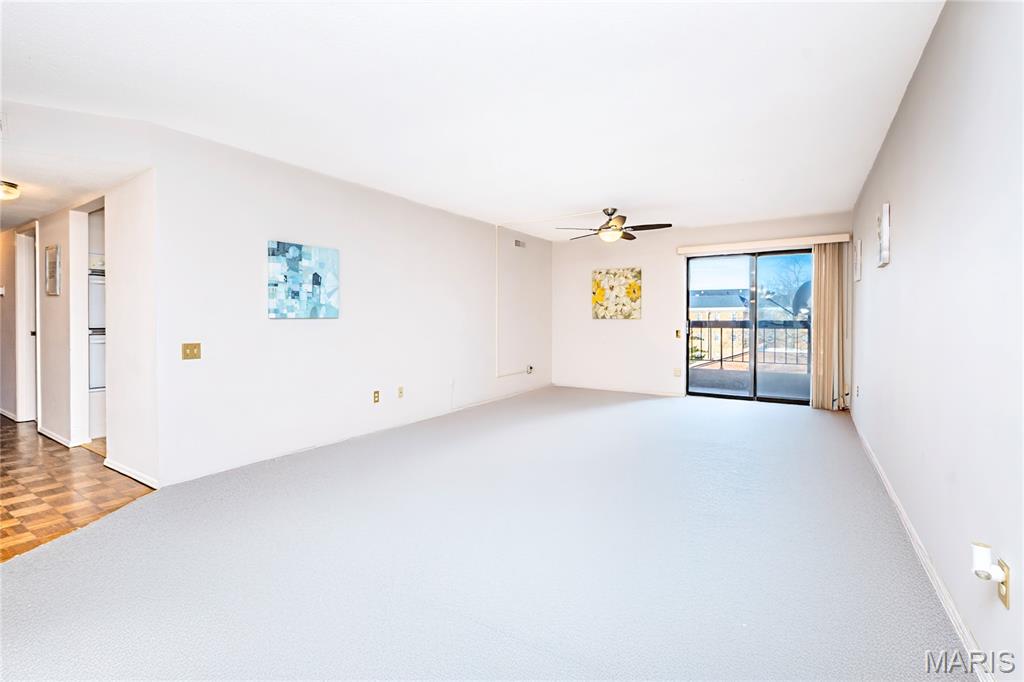 Coeur De Royale Ph 1 Condo Bldg - Residential