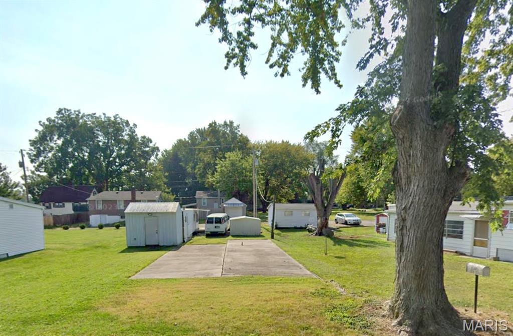 Two adjoining parcels totaling approximately 0.14 acres in Belleville! This double lot offers added space and flexibility for future use, with gas, water, electric, and sewer utilities on site. A trailer is currently located on the property and will be removed prior to closing, leaving the lots ready for their next chapter. Buyer to verify all information and intended use with the City of Belleville. Parcels 08-23.0-102-018 & 08-23.0-102-019