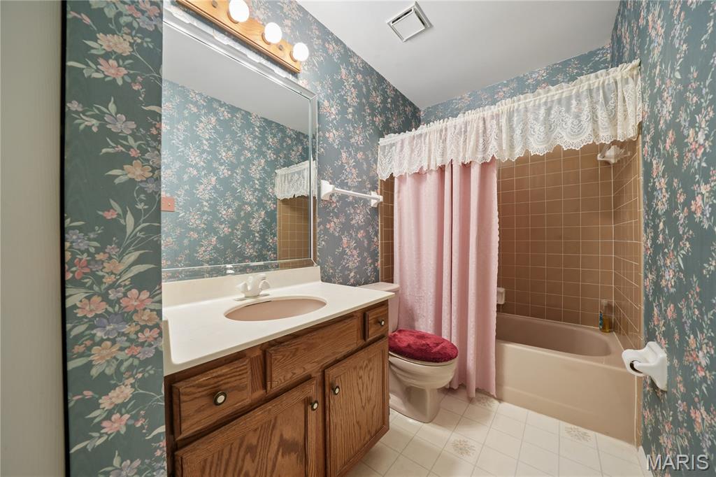 Spring Glen Condo Ph Nine - Residential