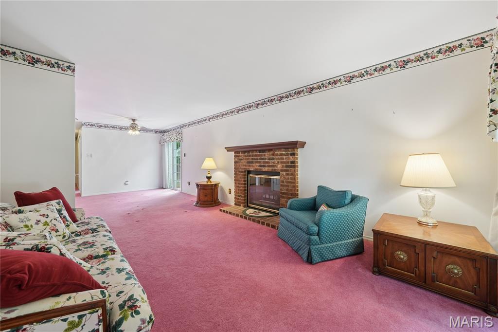 Spring Glen Condo Ph Nine - Residential