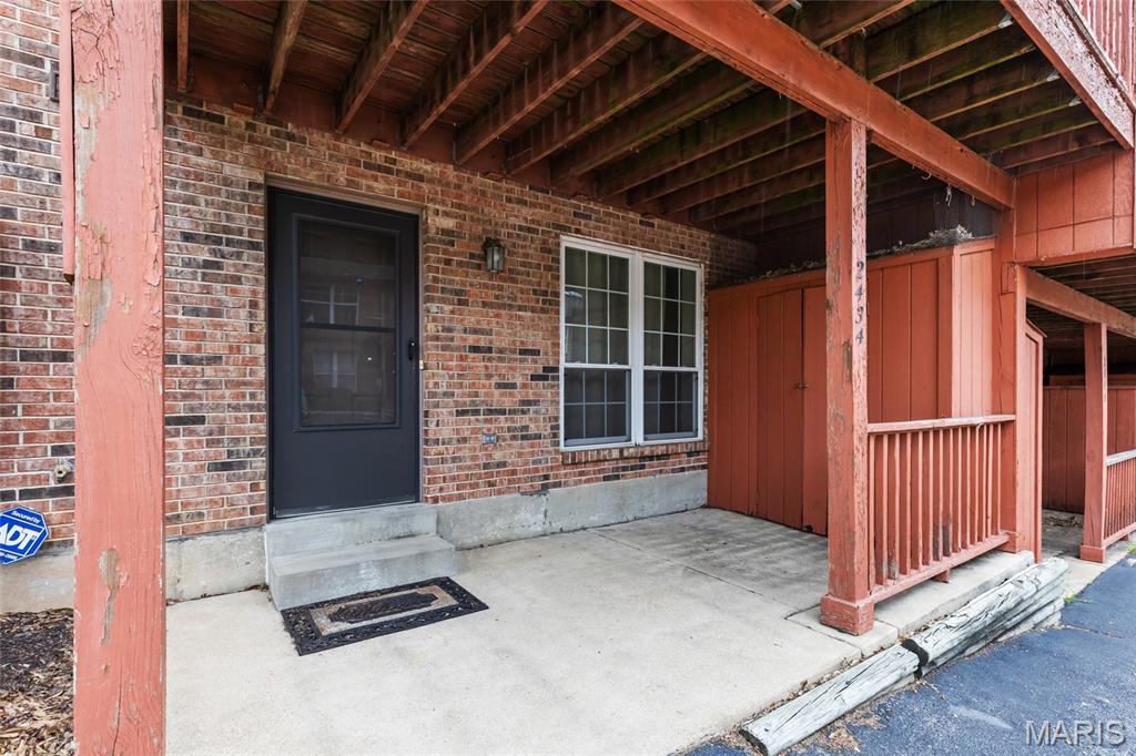 Great 2 Bedroom 1 Bath Rental minutes from 364 and Airport! Spacious living room and kitchen. Main floor unit! No steps. Parking in Front of Unit.