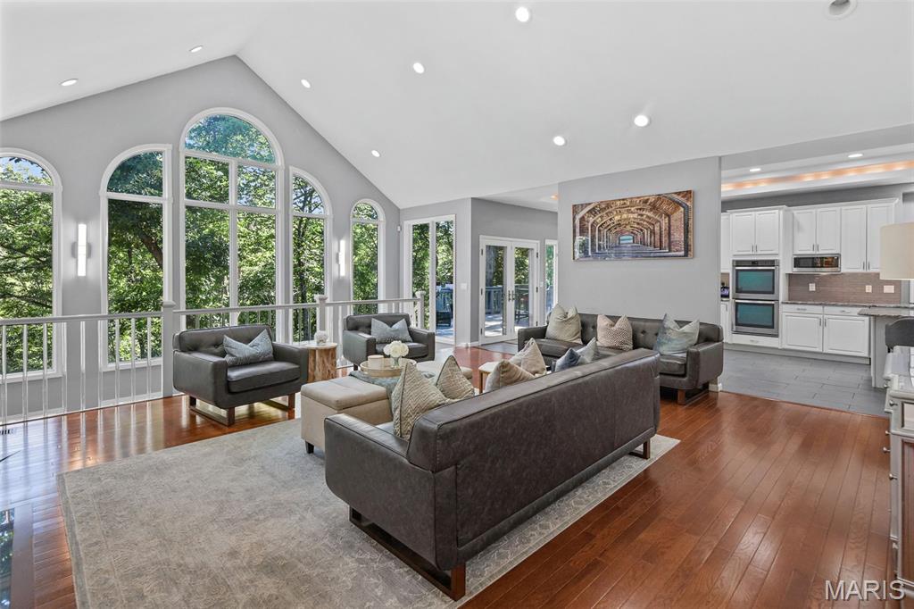 King's Pointe - Residential