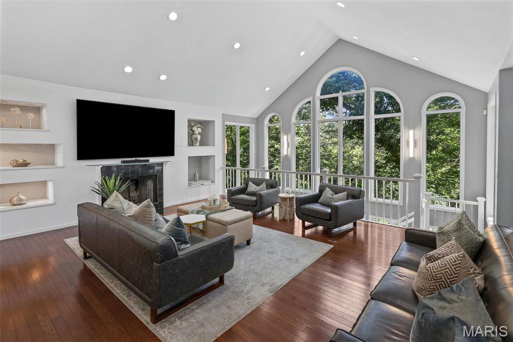 King's Pointe - Residential