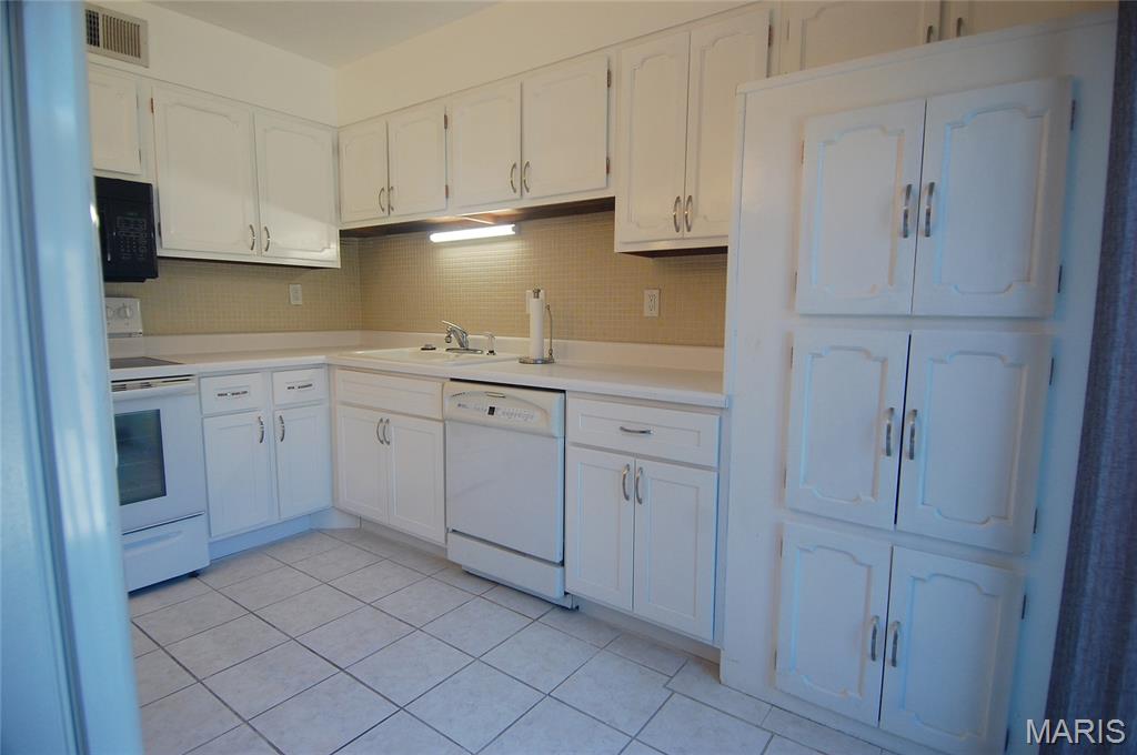 Sakura Gardens Condo - Residential