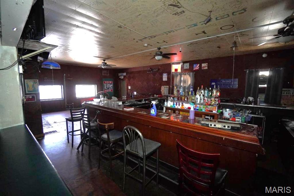 Madison Town - Commercial Sale