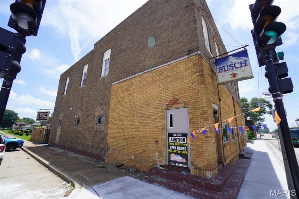 ONLY $6000.00 DOWN BUYS THIS GREAT INVESTMENT OPPORTUNITY TO OWN the Famous AL's 520 Club and next-door GRILL. OPEN HOUSE IS WED JULY 15th 5-6PM ON-LINE AUCTION ENDS JULY 23rd @ 6PM. Balance due in 30days at Alpine Title Co. This property has history with a Pool Leagues. Horseshoes, Gaming, Liquor Licenses is Transferable to qualified buyer. Upstairs has 2 apartments for additional income. the Grill could be rental or workable income. visit: www.theauctionhouseco.com for all the auction terms and conditions! ONCE IN A LIFETIME CHANCE!