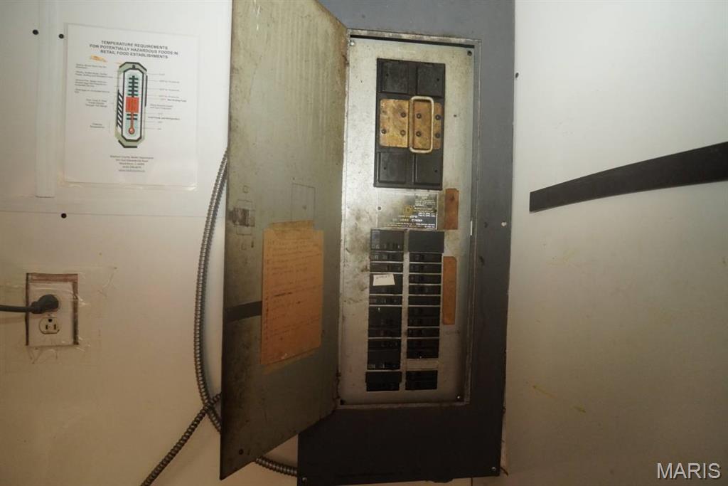 Madison Town - Commercial Sale