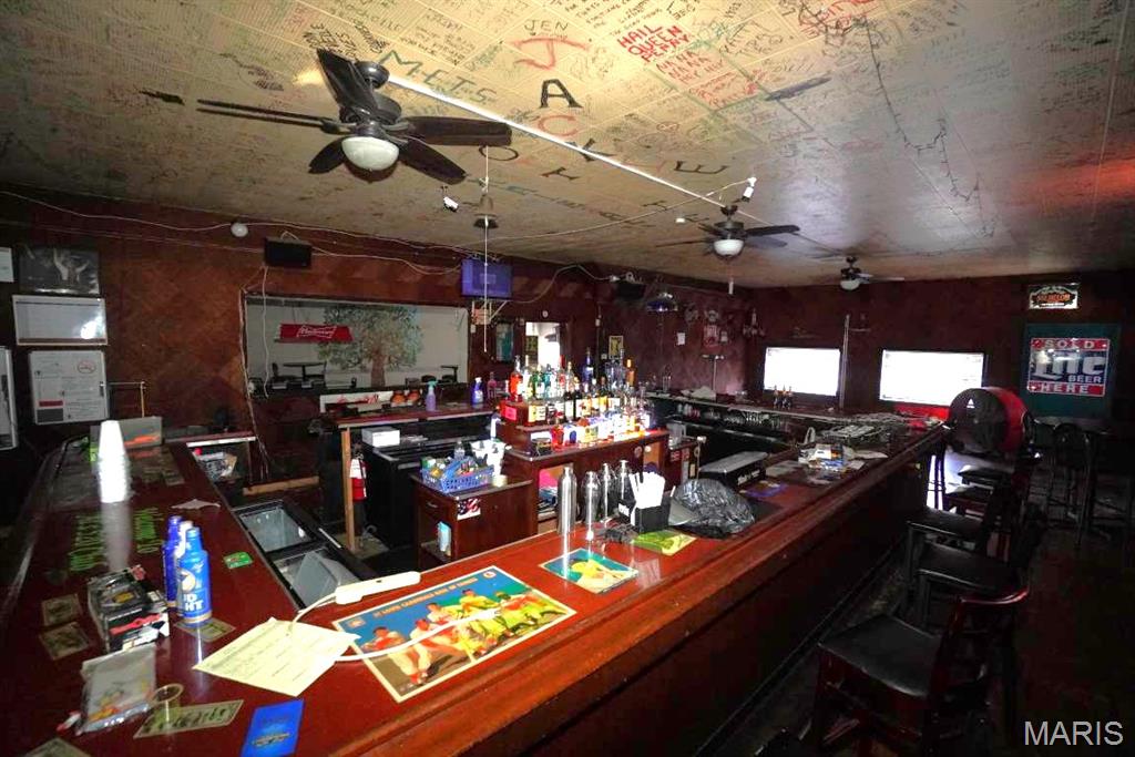 Madison Town - Commercial Sale