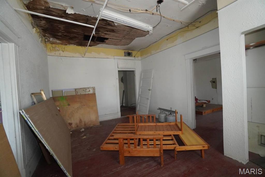 Madison Town - Commercial Sale
