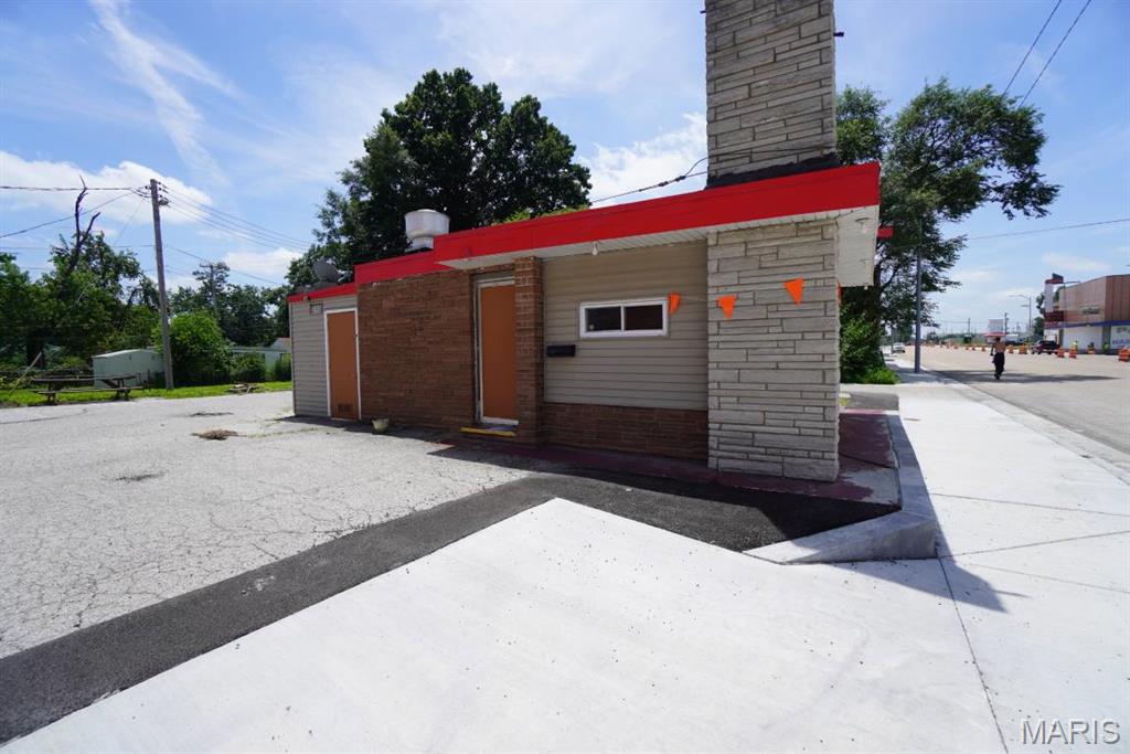 Madison Town - Commercial Sale
