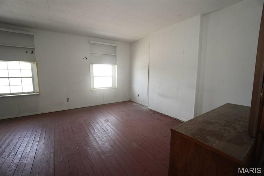 Madison Town - Commercial Sale