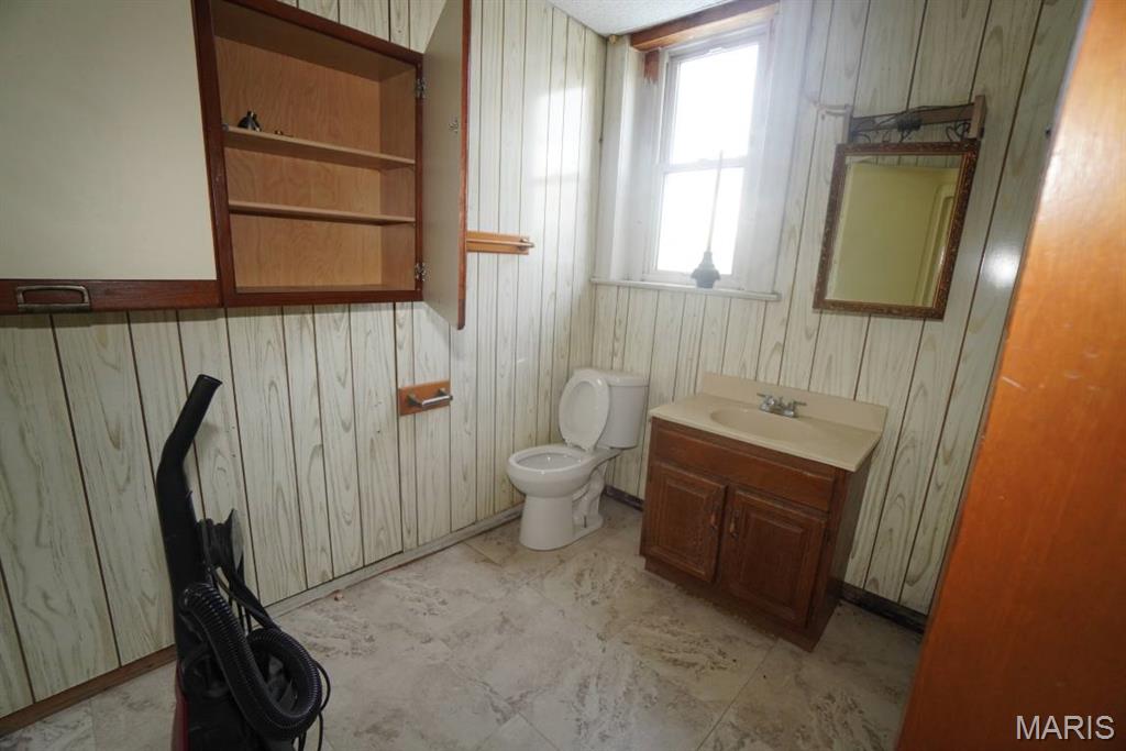 Madison Town - Commercial Sale