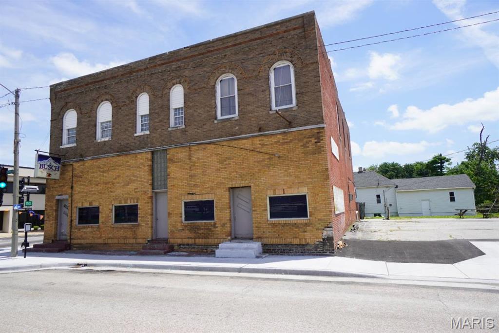 Madison Town - Commercial Sale