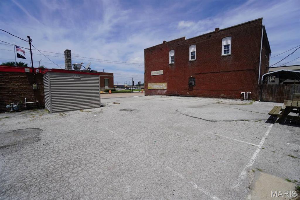 Madison Town - Commercial Sale