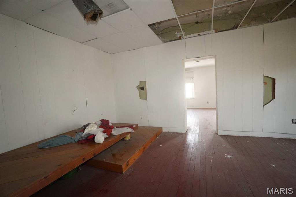 Madison Town - Commercial Sale