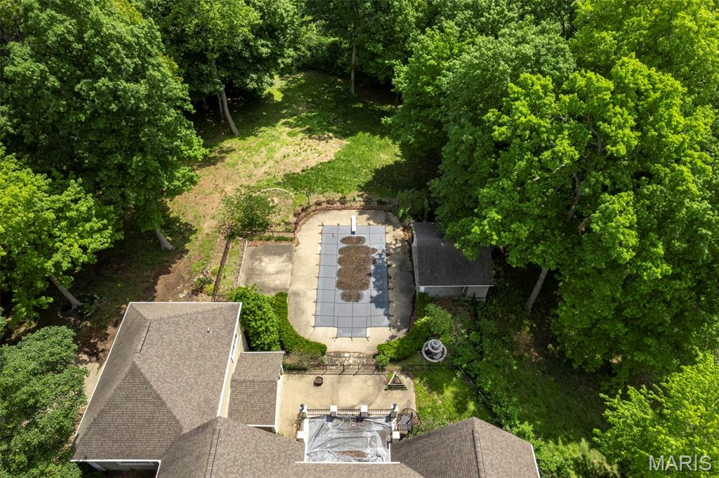 Windwood Lake Estate - Residential