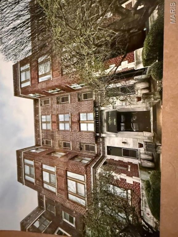 Light filled third floor unit with elevator access located in the historic Waterman-Kingsbury area of the DeBaliviere Place neighborhood. Just 4 blocks north of Forest Park and 2 blocks from the DeBaliviere MetroLink Station, with easy access to universities, hospitals, Clayton, the Central West End, U-City, and downtown St. Louis. Enjoy the convenience of a secure gated lot with an assigned parking space. Unit has new luxury plank flooring in bedroom and has been freshly painted. Building amenities include a main-level fitness center, entertainment lounge with kitchenette, elevator access, complimentary common laundry on each floor, and a private basement storage locker. Open floor plan with combo living room/dining room and kitchen with granite countertops, complete with all appliances, plus the convenience of in-unit laundry with a washer and dryer. Enjoy the large private deck off the living room. Available starting April 1, 2026.