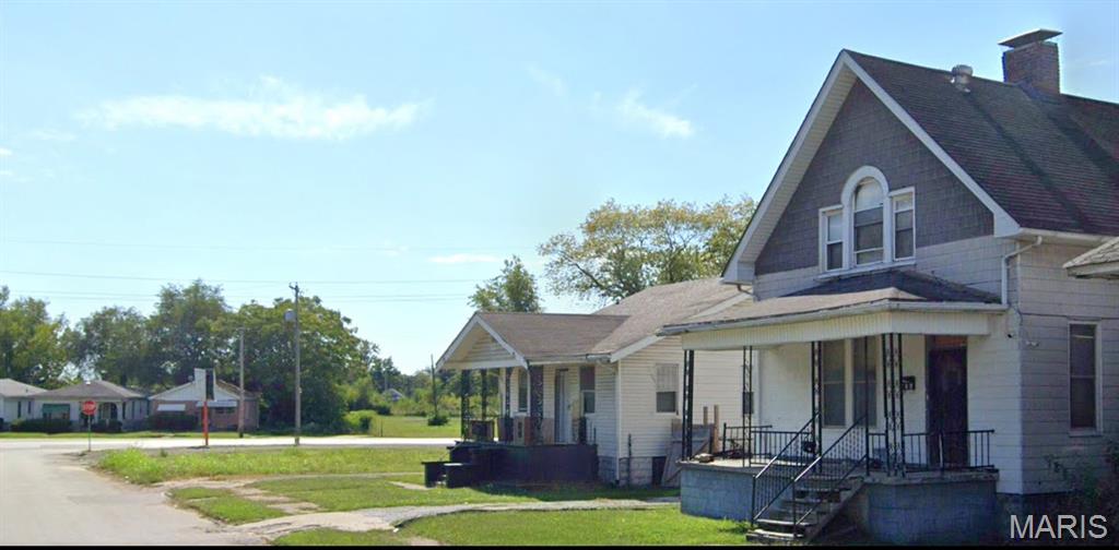 Nice, stately 3-bedroom, 2-bath home featuring a privacy fence and welcoming front and back porches, offering both charm and outdoor enjoyment. This property presents a strong opportunity for investors or buyers looking for their next project. The home is being offered as a cash sale only, with no contingencies accepted, and is sold strictly as-is, where-is. No interior showings will be permitted, no additional interior photos are available, and interior access for inspections will not be granted. No survey or keys will be provided. All listing information is deemed reliable but not guaranteed, and buyers are responsible for completing their own due diligence prior to submitting an offer. Buyers must independently verify all property details, including but not limited to the number of bedrooms and bathrooms, square footage, room sizes, lot dimensions, and any other relevant information. Photos and marketing remarks are provided for reference purposes only. By submitting an offer, the buyer acknowledges they have independently investigated the property and are making their purchase decision based solely on their own findings. Buyer or buyer's agent to verify MLS info.