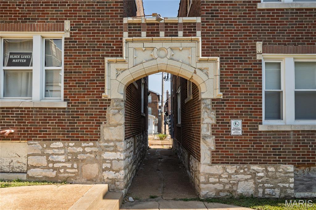 City/St Louis - Residential Income