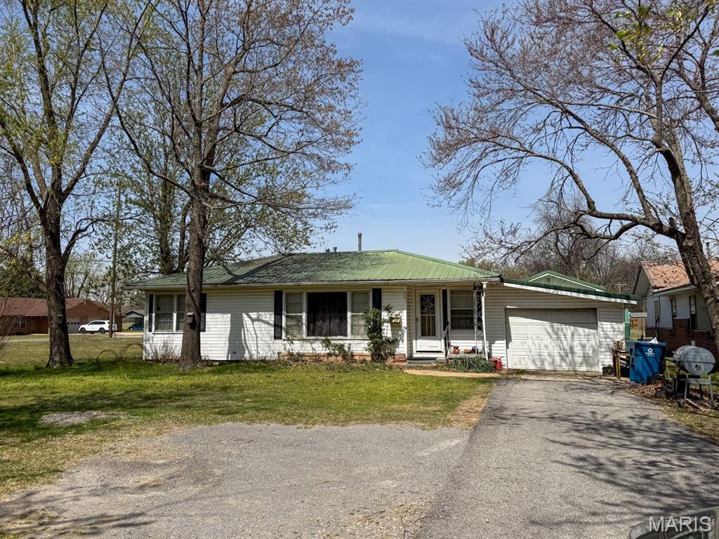 Situated at 604 Highway J in Malden, MO, this prime investment opportunity is ready for its next chapter. Offering 3 bedrooms and 2 bathrooms, the home provides a functional layout with strong potential for value-add improvements. Whether you’re looking to expand your rental portfolio or take on your next flip project, this property presents the flexibility and upside investors are searching for. A large, private, fenced backyard adds to the appeal, while the location just across from the city park offers convenience and a desirable setting for future occupants. With the right vision, this property has the foundation to become a standout investment.
