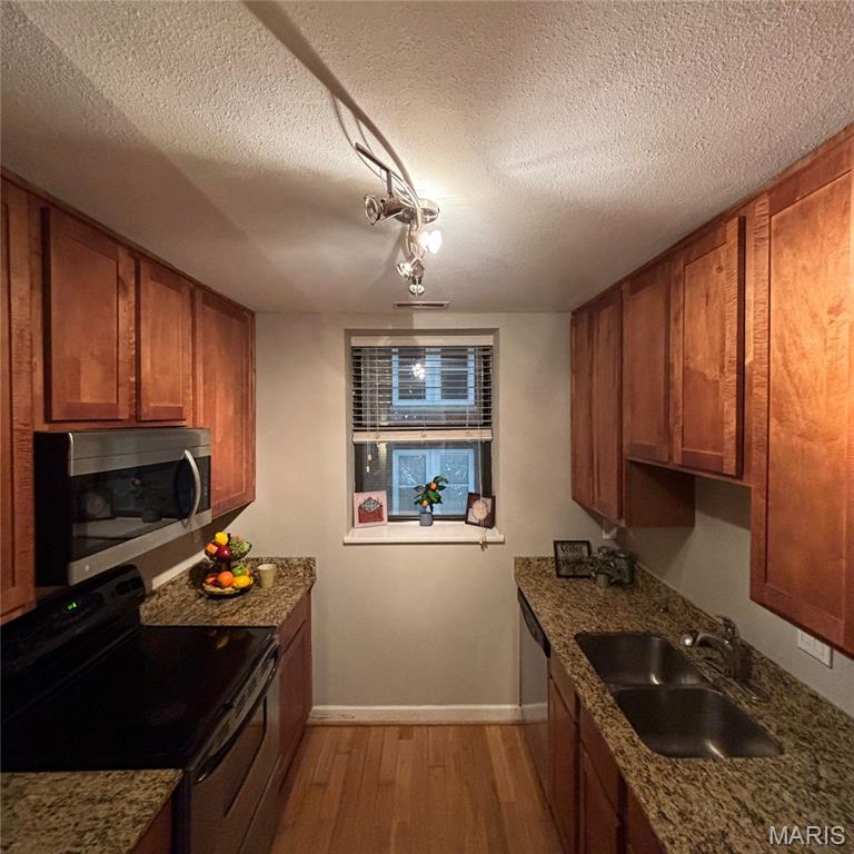 Del - Clare Condo - Residential