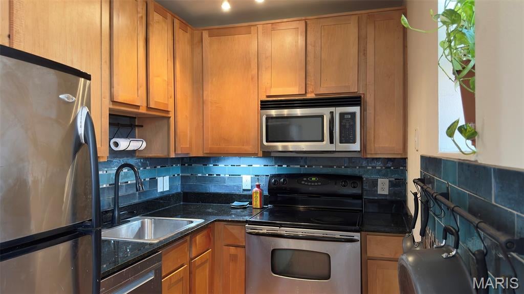 Waterman 4 Condominium - Residential Lease