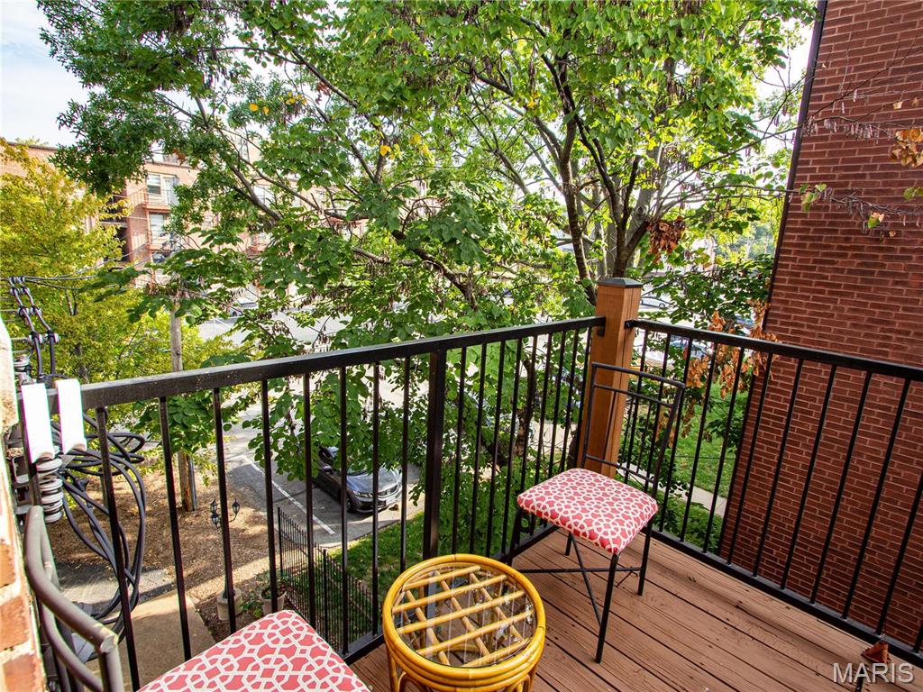 Waterman 4 Condominium - Residential Lease