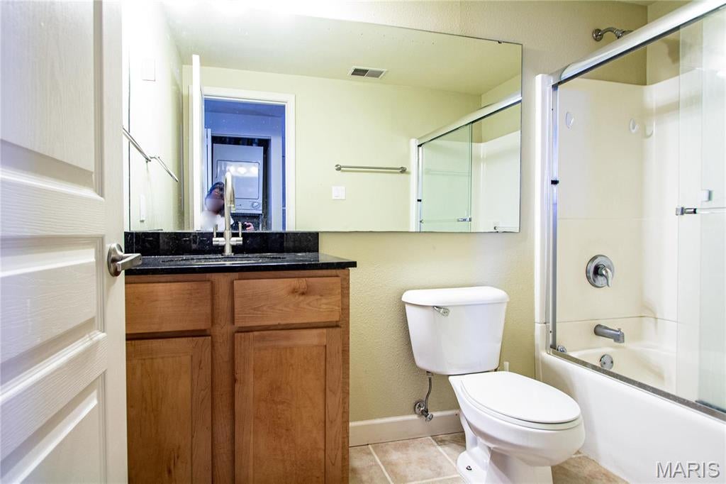 Waterman 4 Condominium - Residential Lease