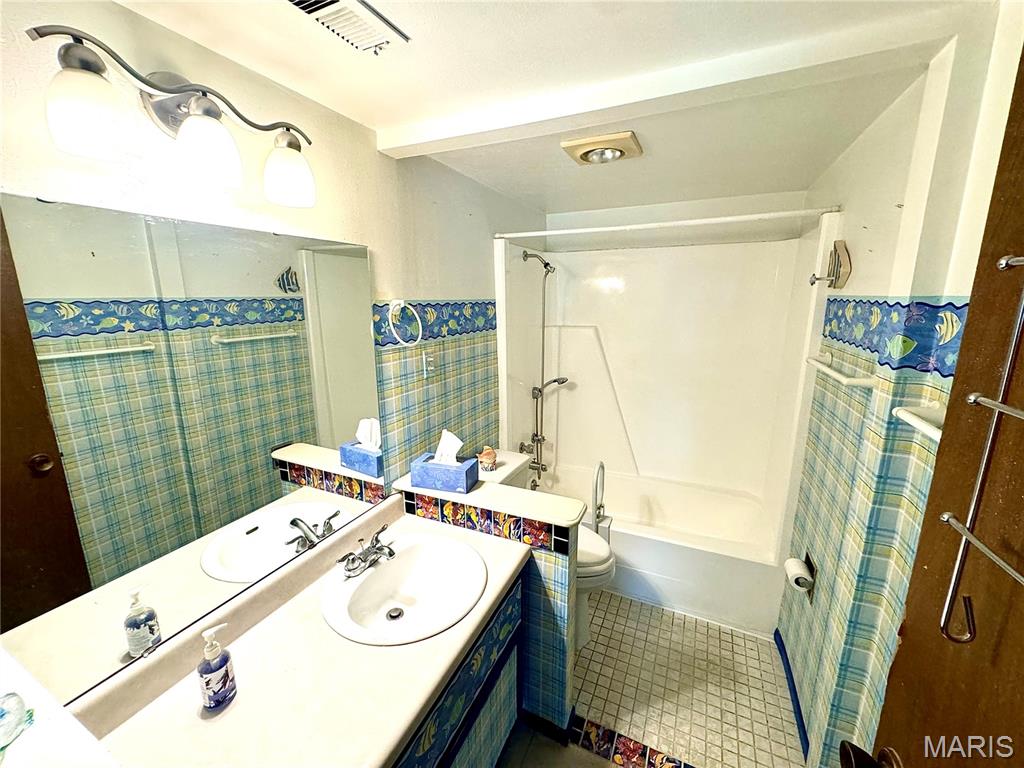 Blackwoods Chalet Condo - Residential