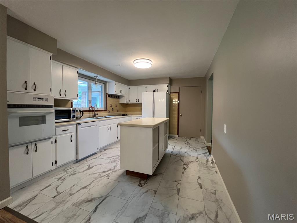 Chenot Place 2nd Add - Residential Lease