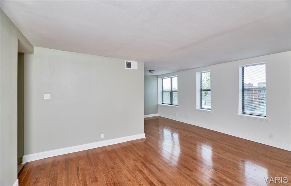 Traymoor 03 Condo - Residential Lease