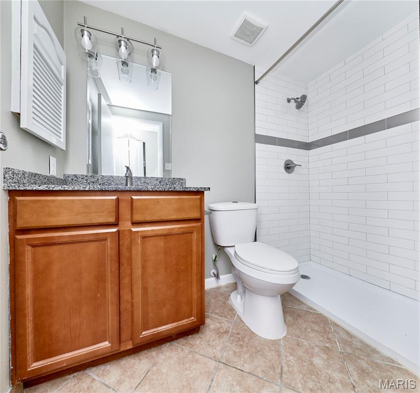 Traymoor 03 Condo - Residential Lease