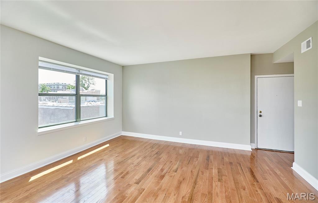 Traymoor 03 Condo - Residential Lease