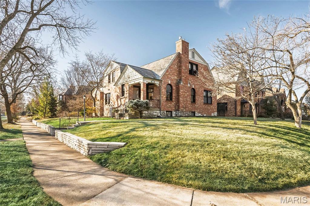 Davis Place - Residential
