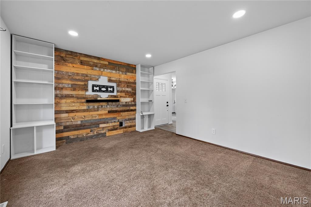 Pine Woods - Residential