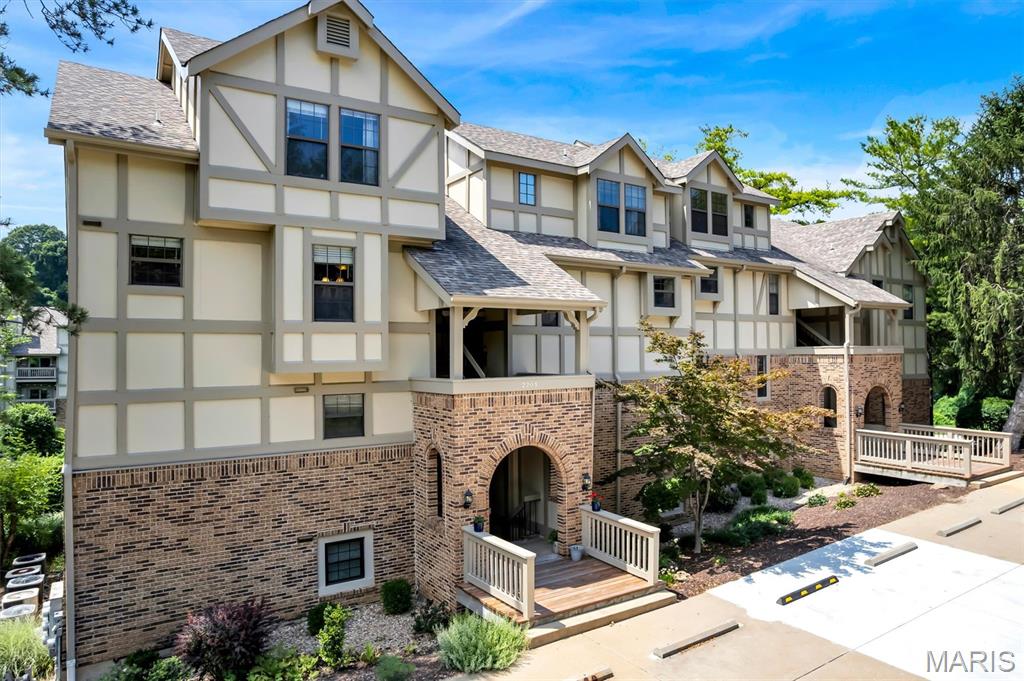 Parkside Condo - Residential