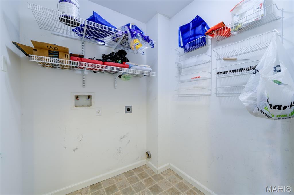 Turnberry Gardens Ph1 Condo & Esmt Prcl C - Residential